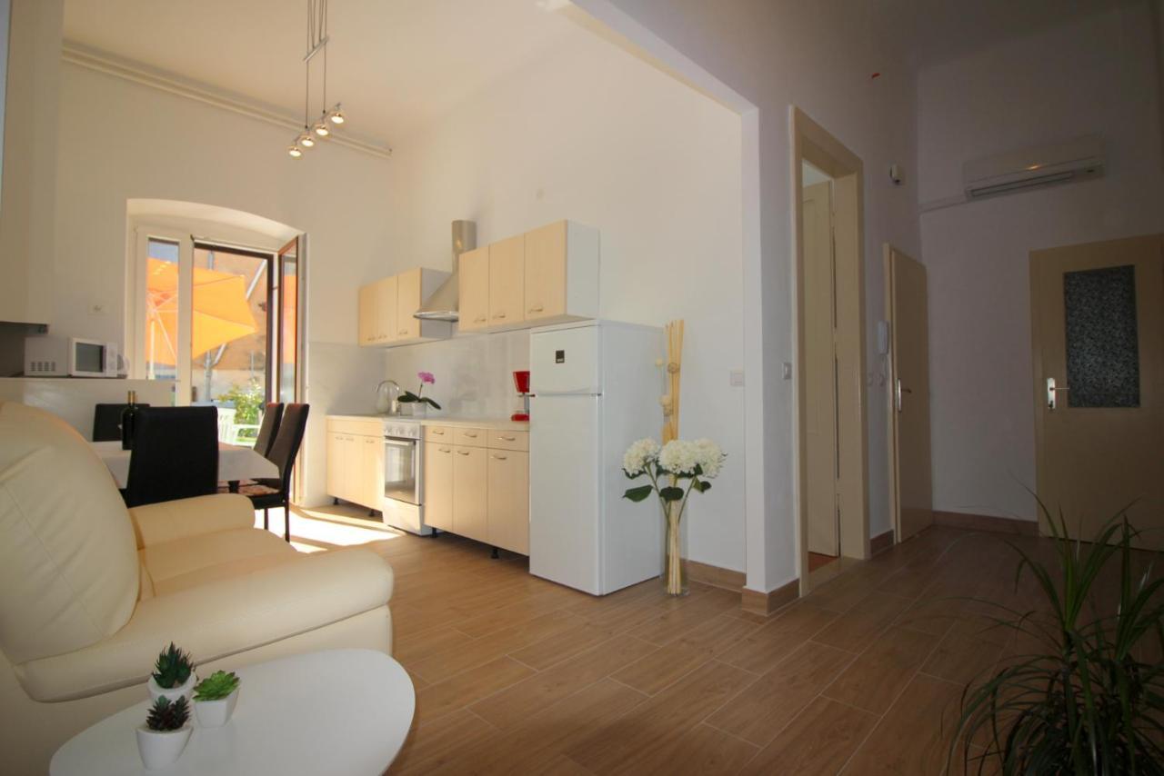 Apartment Old City Poreč Kültér fotó