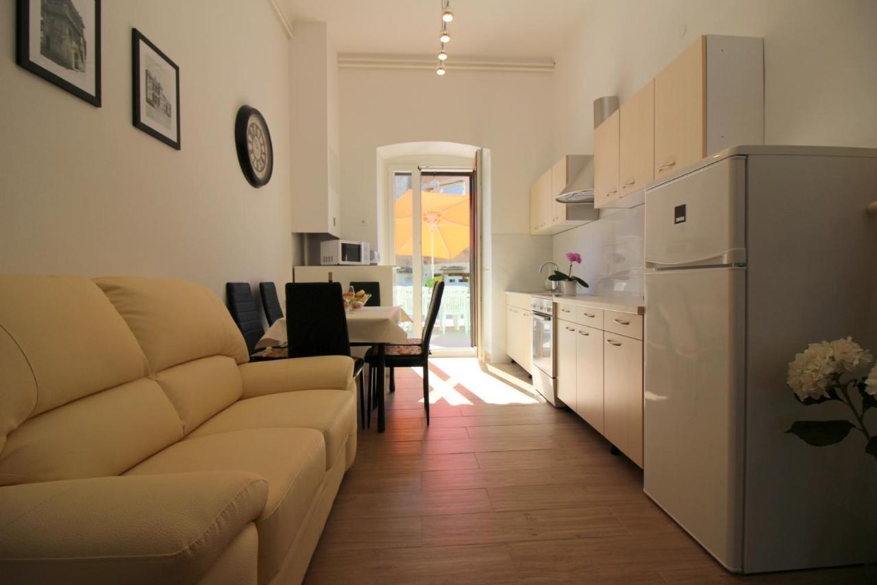 Apartment Old City Poreč Kültér fotó
